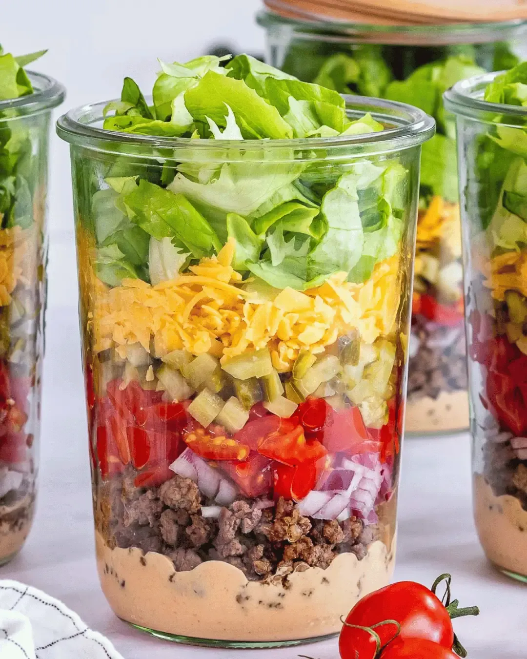 ENSALADA ESTILO HAMBURGUESA + SALSA ESPECIAL